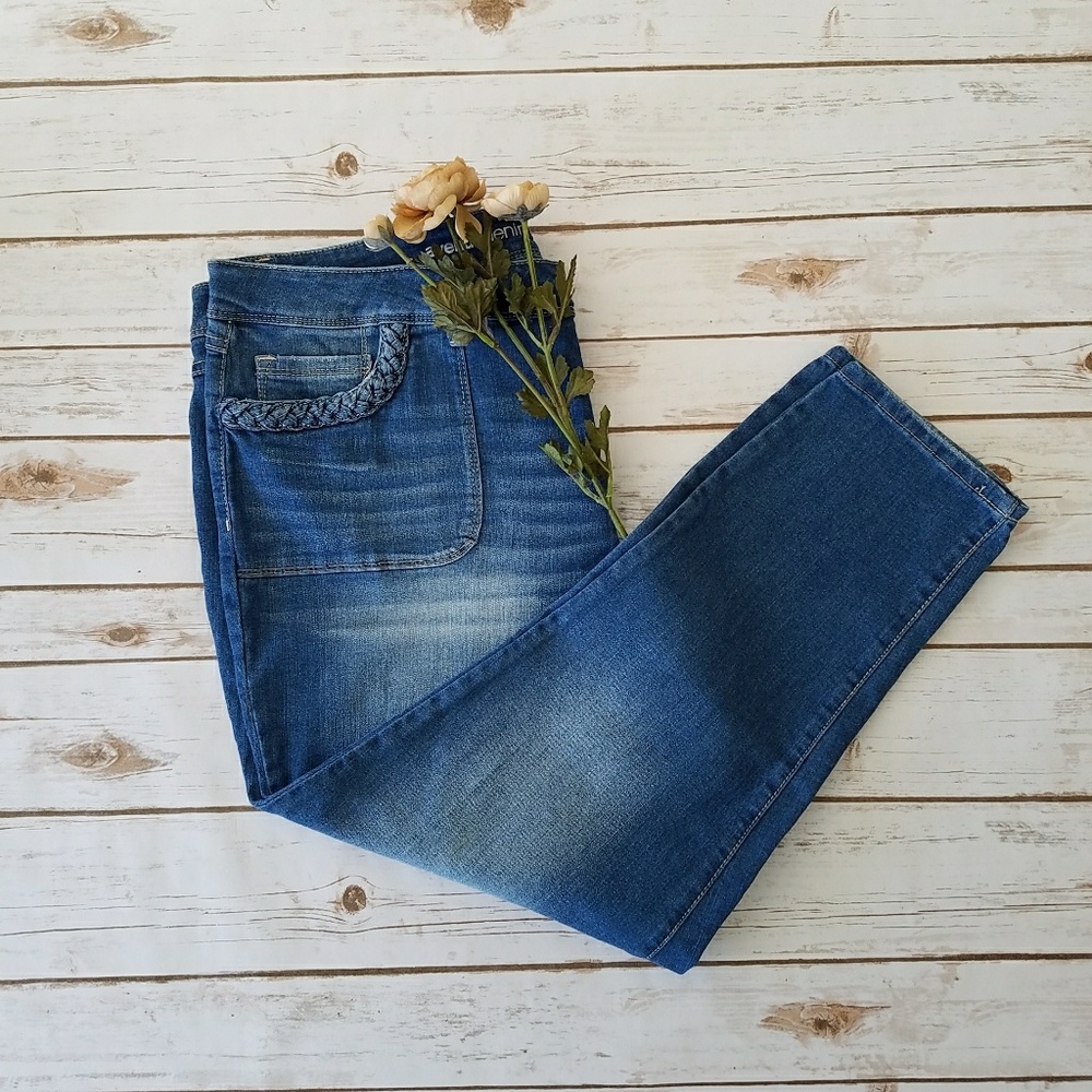 ⚘Avenue Women's Distressed Ankle Jeans Size 22